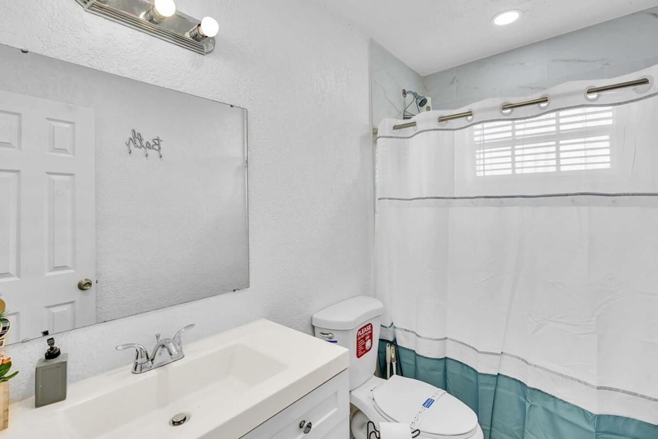 New Stylish 2 Bdrm Mins To Beach & Aventura Mall Холандейл Бийч Екстериор снимка
